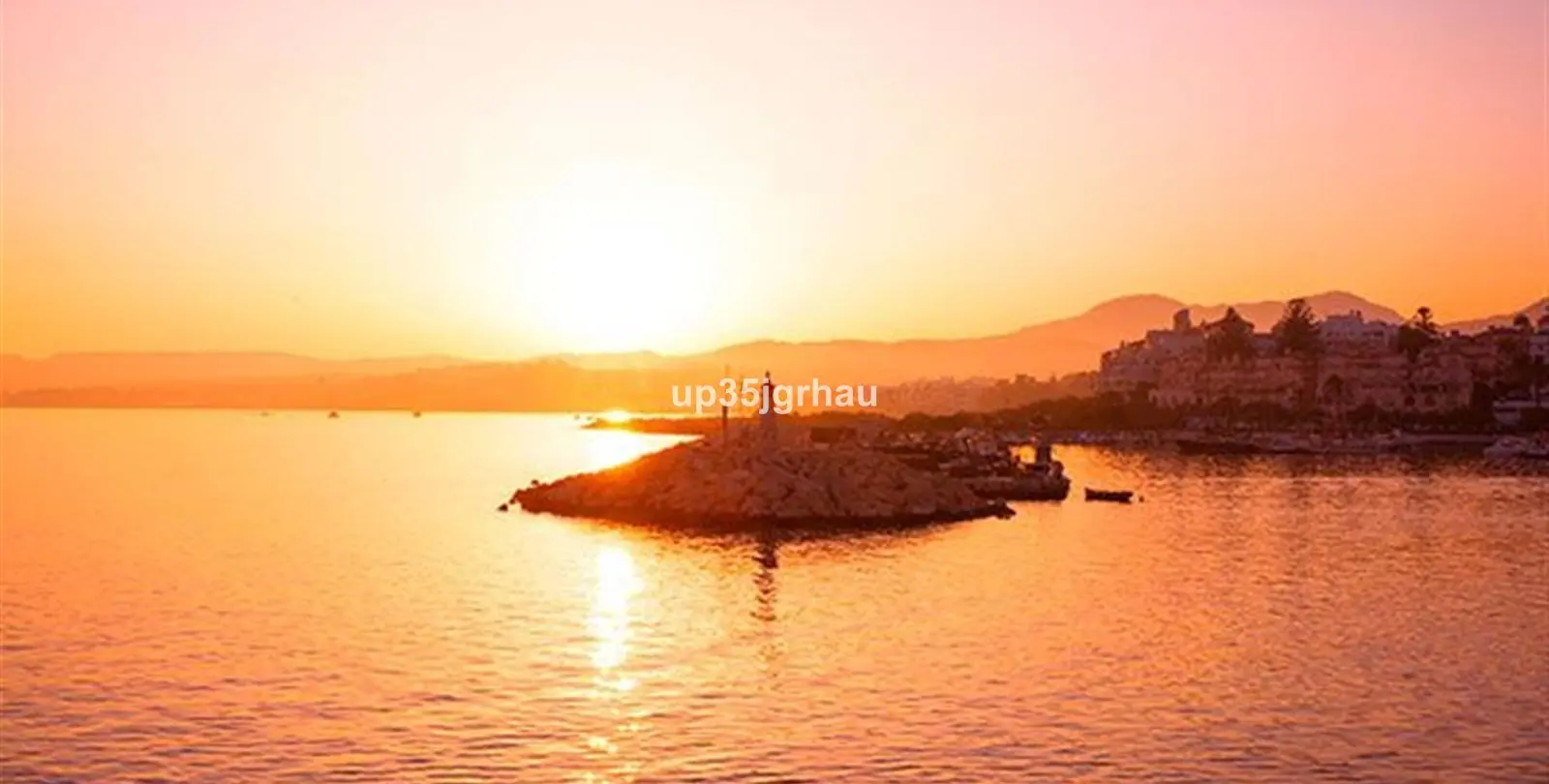 Sale of penthouse in Estepona 32