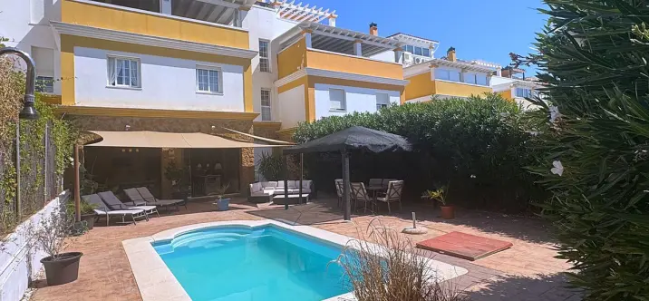 Продажа таунхауса в Calahonda 0