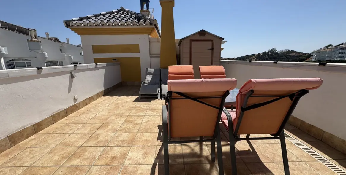 Продажа таунхауса в Calahonda 3