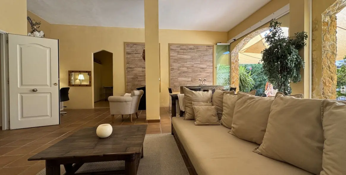 Продажа таунхауса в Calahonda 15