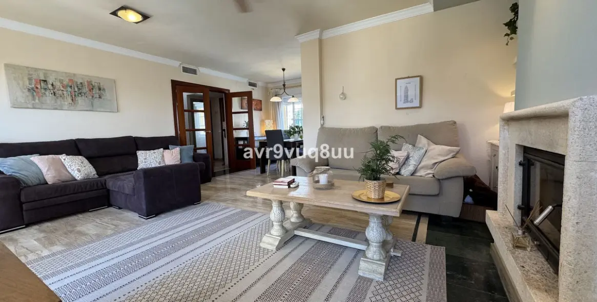 Продажа таунхауса в Calahonda 11