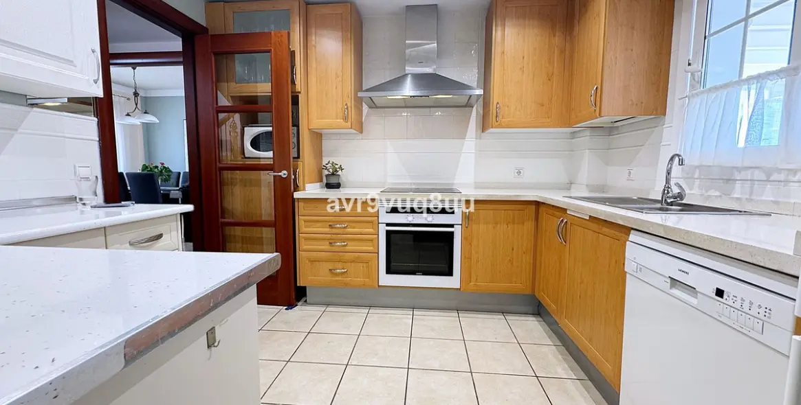 Продажа таунхауса в Calahonda 13