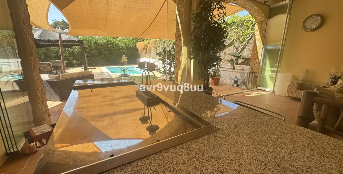 Продажа таунхауса в Calahonda 18