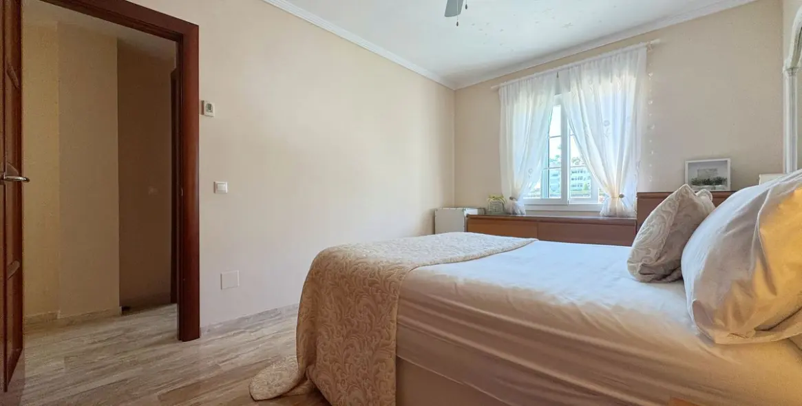 Продажа таунхауса в Calahonda 21