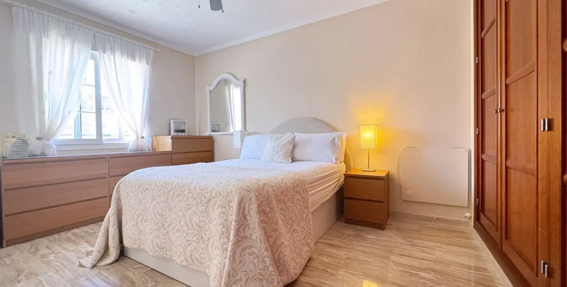 Продажа таунхауса в Calahonda 22