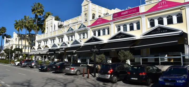 Venta de oficina en Aloha 0