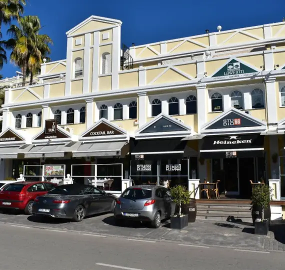 Venta de oficina en Aloha