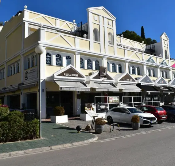 Venta de oficina en Aloha