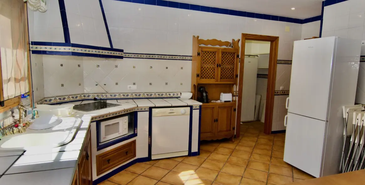 Продажа  отдельно стоящей виллы в Churriana 28