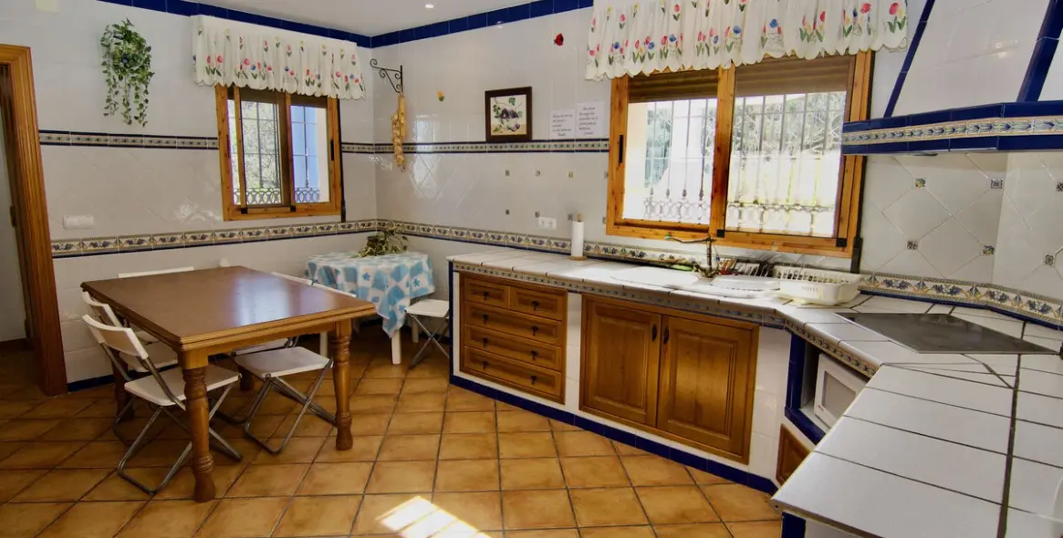 Продажа  отдельно стоящей виллы в Churriana 29