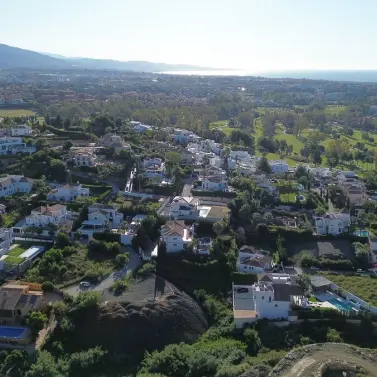 Sale of residential plot in Benahavís