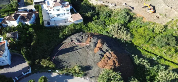 Sale of residential plot in Benahavís 3