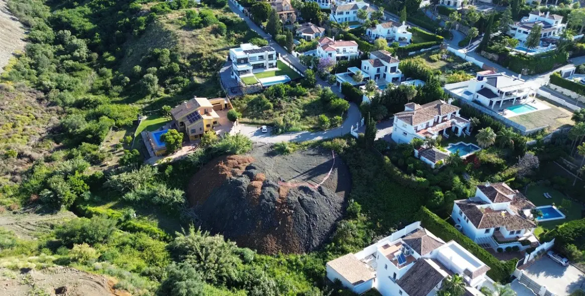 Sale of residential plot in Benahavís 5