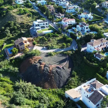 Sale of residential plot in Benahavís