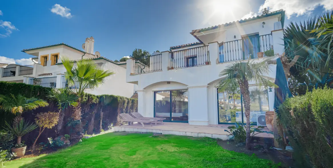 Продажа дома на две семьи в Riviera del Sol 1