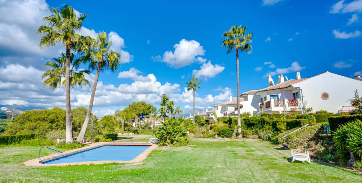 Продажа дома на две семьи в Riviera del Sol 2