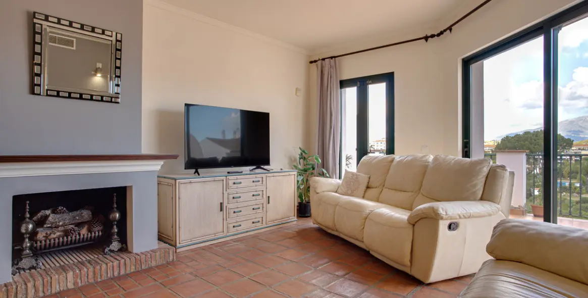 Продажа дома на две семьи в Riviera del Sol 9