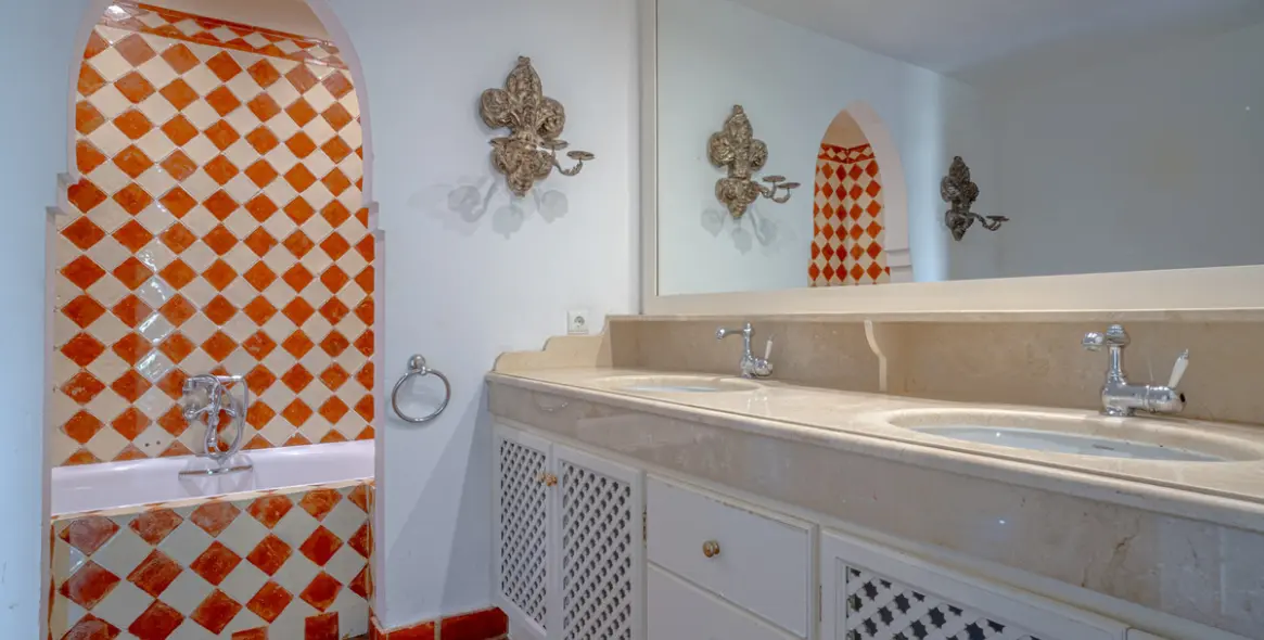 Продажа дома на две семьи в Riviera del Sol 12