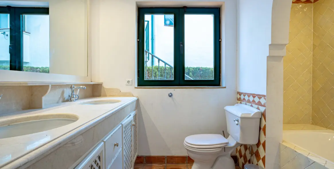 Sale of semi-detached house in Riviera del Sol 18