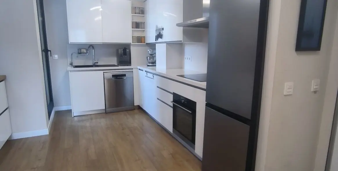 Sale of penthouse in Estepona 11