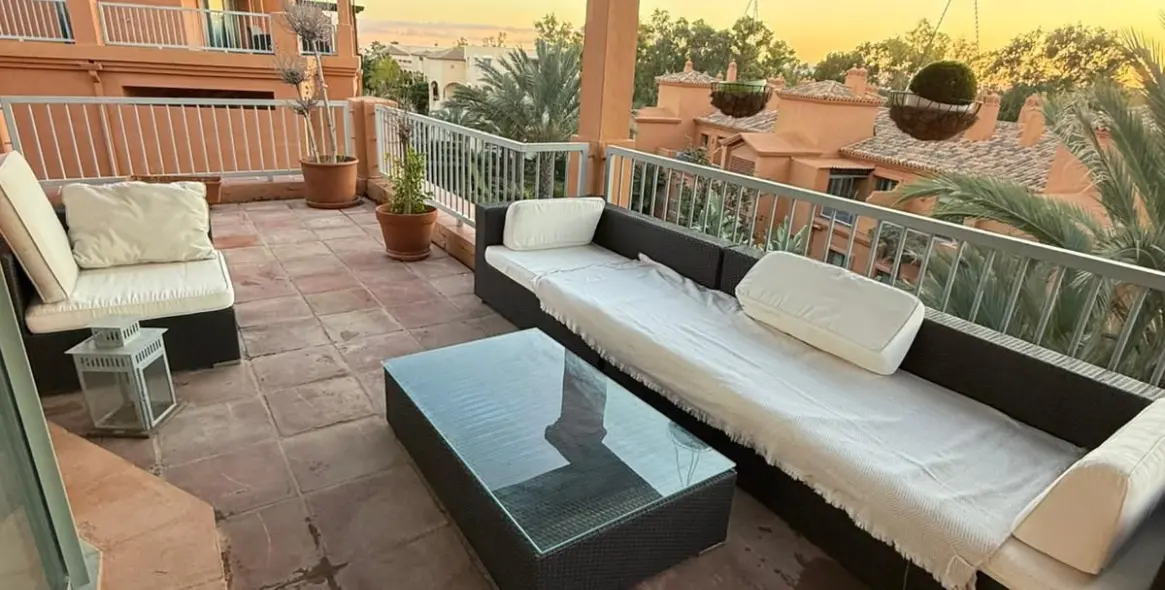 Long-term rent of penthouse in Atalaya 19