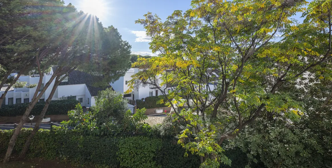 Venta de apartamento en planta media en Puerto Banús 7