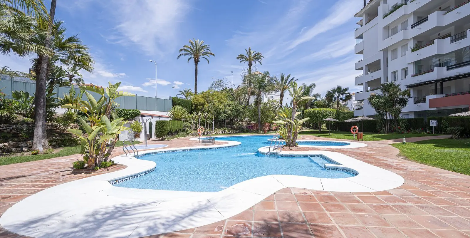 Продажа апартаментов на среднем этаже в Puerto Banús 1