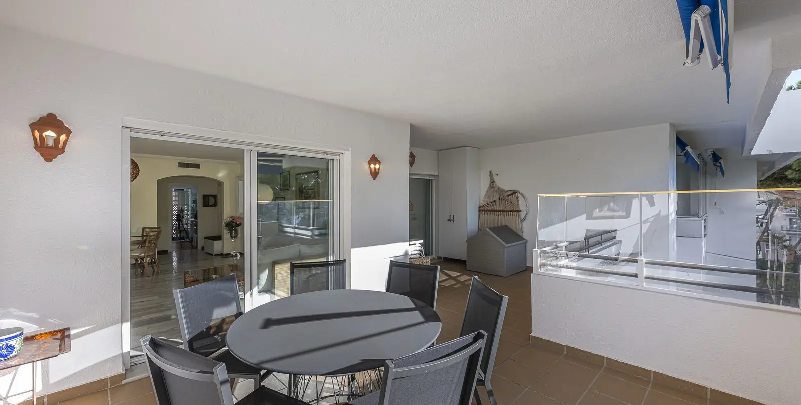 Продажа апартаментов на среднем этаже в Puerto Banús 5
