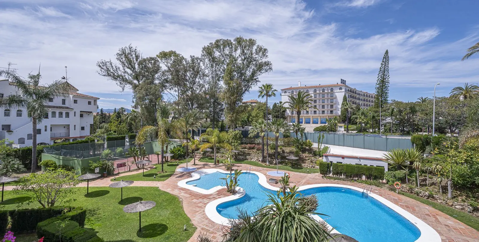 Продажа апартаментов на среднем этаже в Puerto Banús 24