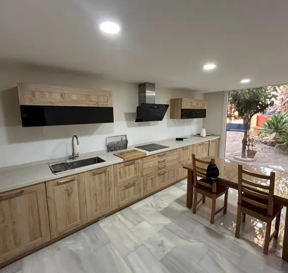 Продажа дома на две семьи в Benahavís