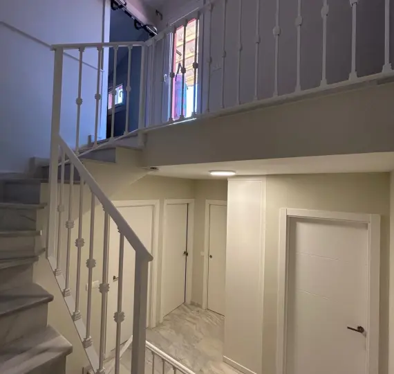 Продажа дома на две семьи в Benahavís