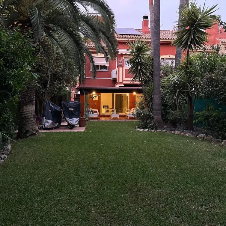 Venta de casa pareada en Benahavís
