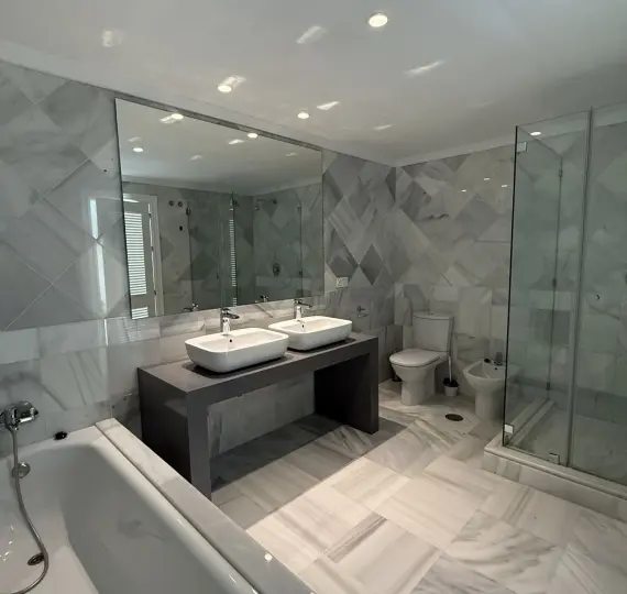 Продажа апартаментов на первом этаже в Benahavís