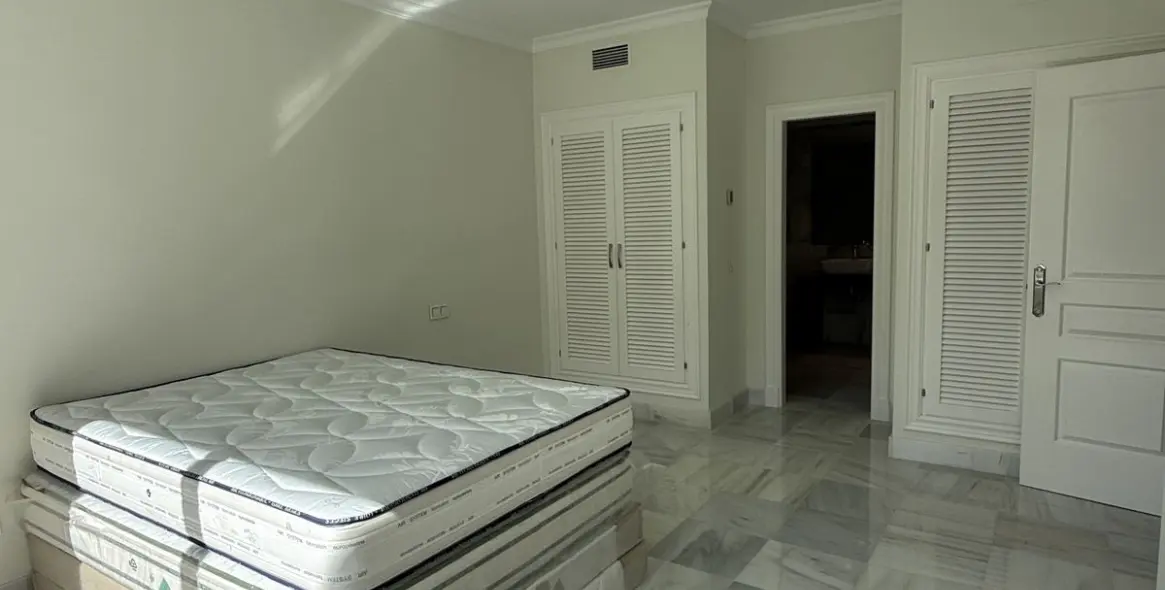 Продажа апартаментов на первом этаже в Benahavís 8