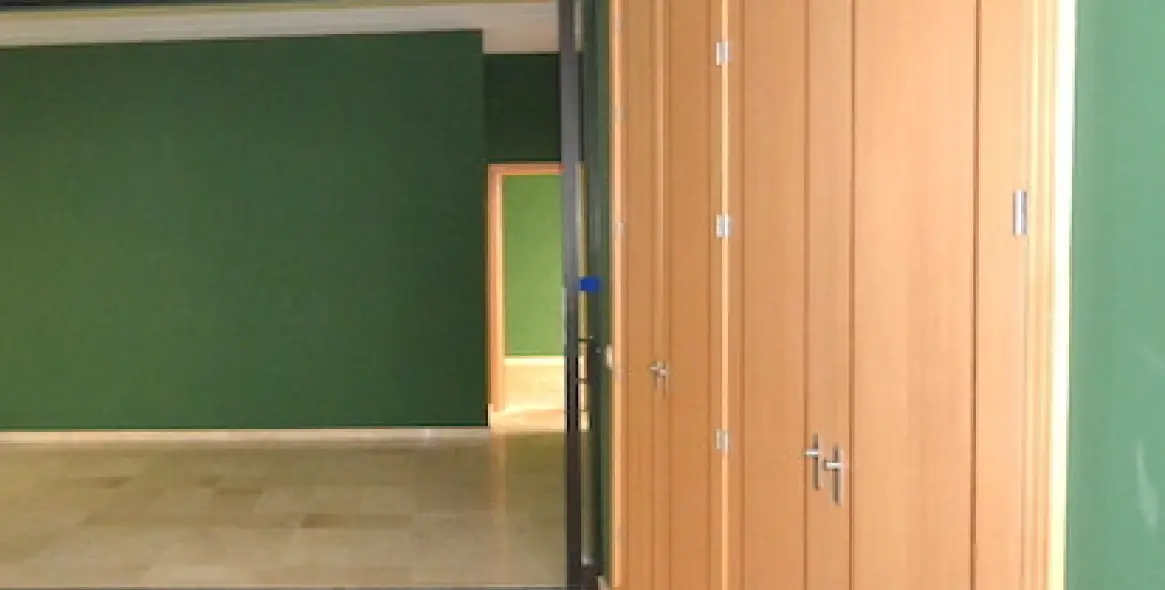 Long-term rent of office in Puerto Banús 10