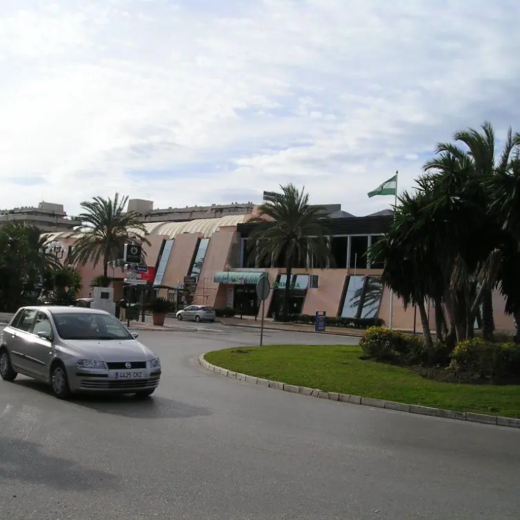 Long-term rent of office in Puerto Banús