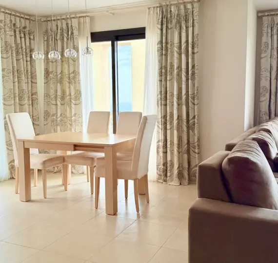 Sale of penthouse in Altos de los Monteros