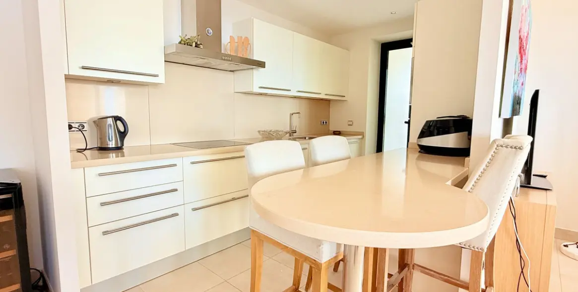 Sale of penthouse in Altos de los Monteros 8