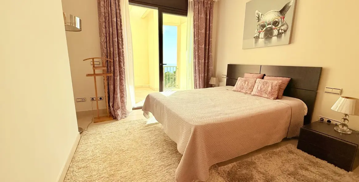 Sale of penthouse in Altos de los Monteros 20