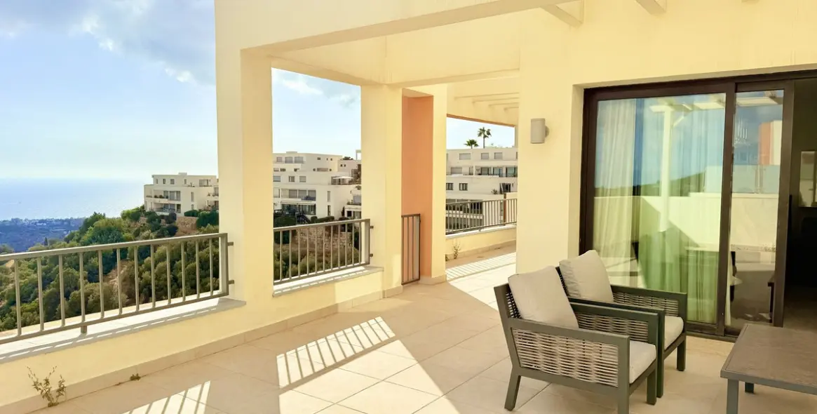 Продажа пентхауса в Altos de los Monteros 1