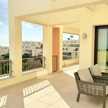 Sale of penthouse in Altos de los Monteros