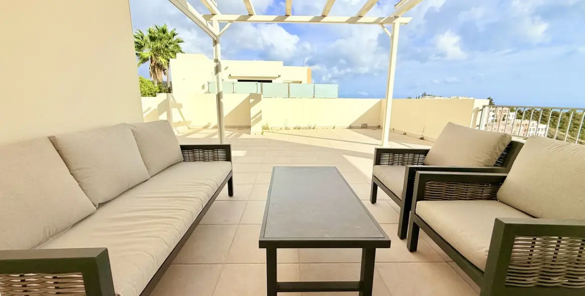 Продажа пентхауса в Altos de los Monteros 2