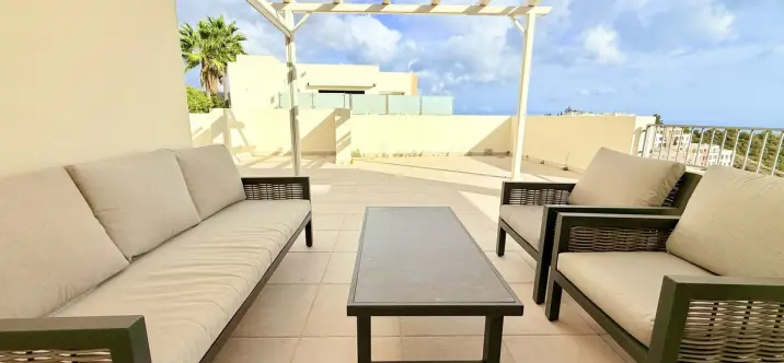 Sale of penthouse in Altos de los Monteros 1