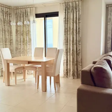 Sale of penthouse in Altos de los Monteros