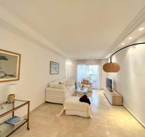 Long-term rent of middle floor apartment in Puerto Banús