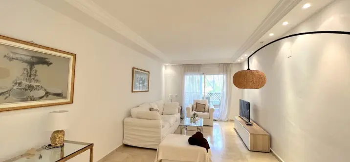 Long-term rent of middle floor apartment in Puerto Banús 0