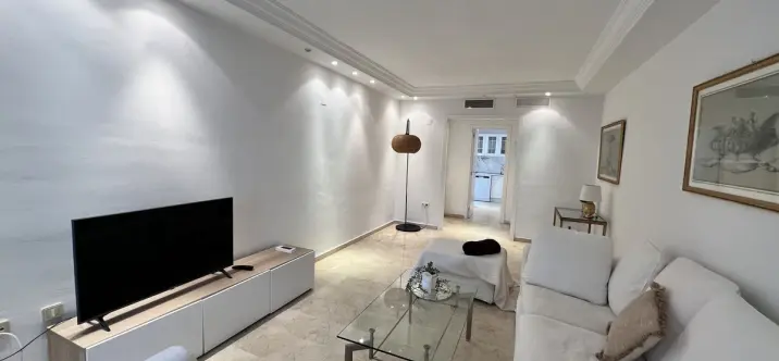 Long-term rent of middle floor apartment in Puerto Banús 1