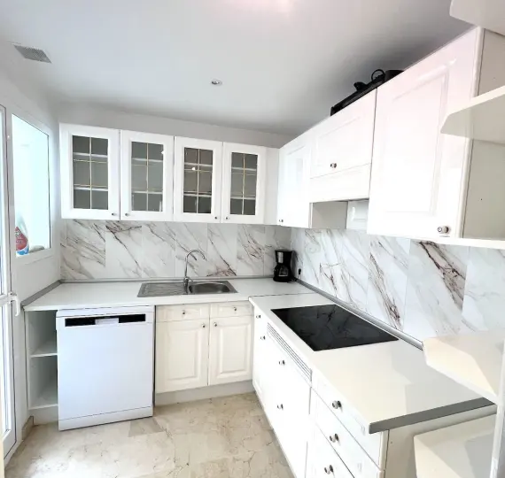 Long-term rent of middle floor apartment in Puerto Banús