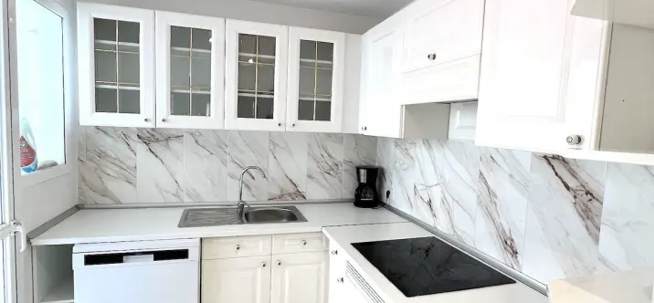 Long-term rent of middle floor apartment in Puerto Banús 2