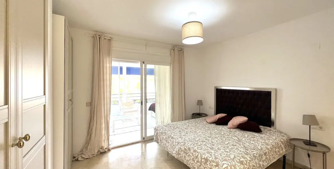 Long-term rent of middle floor apartment in Puerto Banús 5